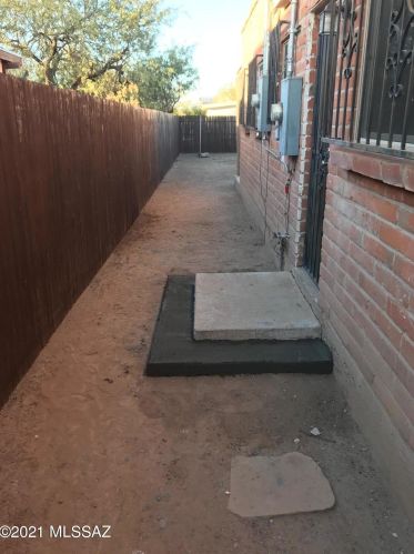 430 41st St, Tucson, AZ 85713-5836