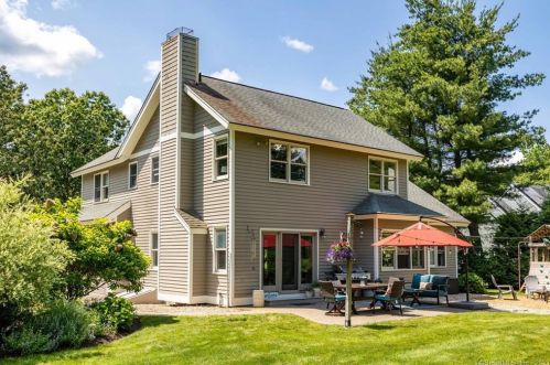 15 Indian Hl Rd, Farmington CT 06032-2816 exterior