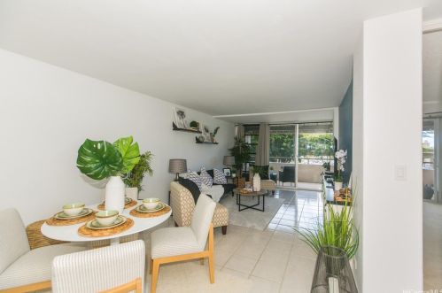 4300 Waialae Ave, Honolulu HI 96816-5735 exterior