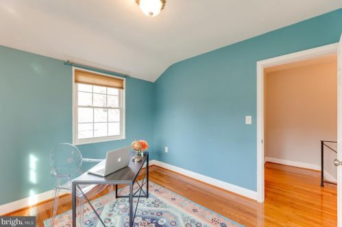 2406 Dearing St, Alexandria VA 22302-1806 exterior