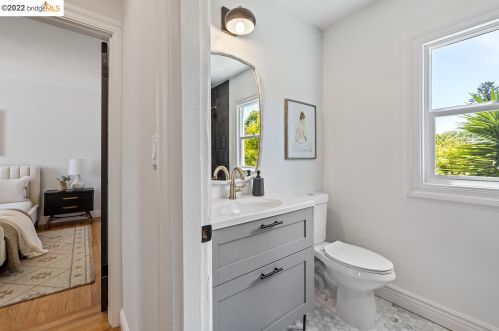 20 Hopkins Ct, Berkeley CA 94706-2511 exterior