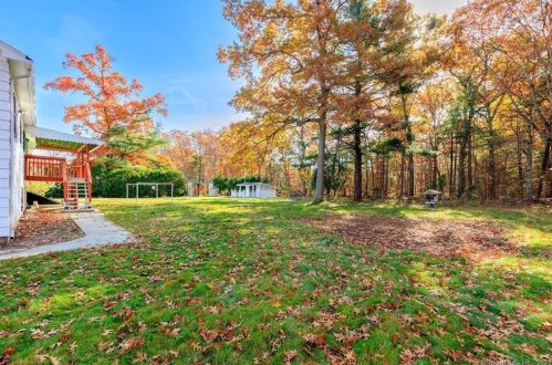 41 Waterman St, Killingly CT 06239-4241 exterior