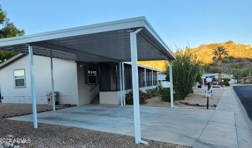 2233 Behrend Dr, Phoenix AZ 85024-1826 exterior