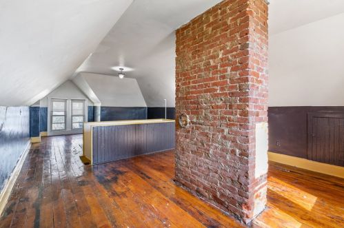 85 Wyoming St, Pittsburgh PA 15211-1700 exterior