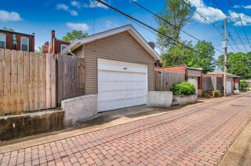 3837 Utah Pl, Saint Louis MO 63116-4833 exterior