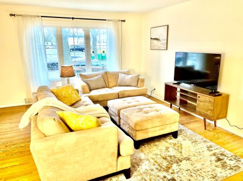 2344 Jarvis Ave, Chicago IL  60645-1710 exterior