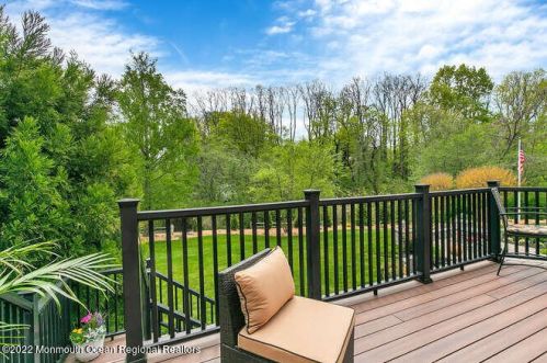 6 Southview Ter, Middletown NJ 07748-2415 exterior