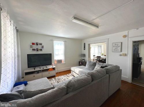 412 High St, Hanover, PA 17331-3919