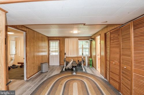 12 Crst Park Ct, Silver Spring MD 20903-1305 exterior