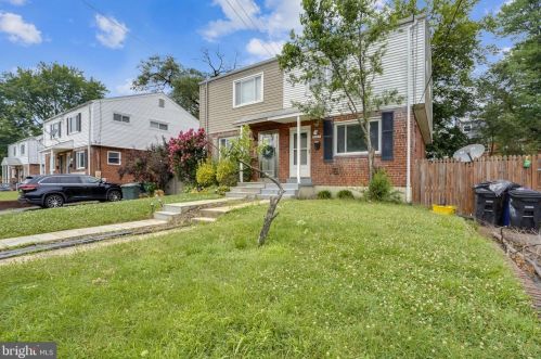 3923 Vermont Ave, Alexandria, VA 22304-6326