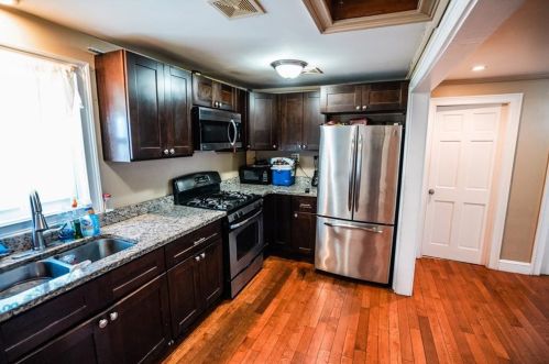 7 Deborah St, Providence RI 02909-4507 exterior