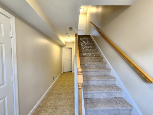 52 Mulberry St, Concord, NH 03301-5239