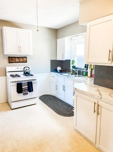 1019 Fulton St, Grand Rapids MI 49504-6117 exterior