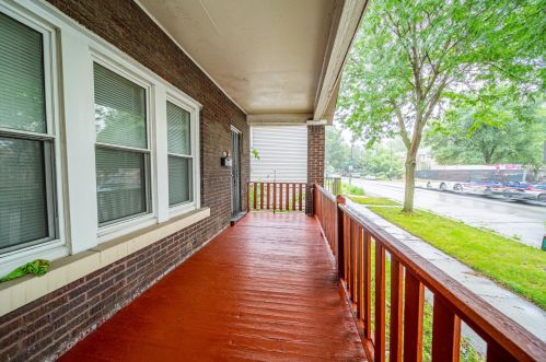 2016 93rd St, Chicago IL  60617-3726 exterior