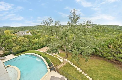 2004 Canonero Dr, Austin TX 78746-2125 exterior