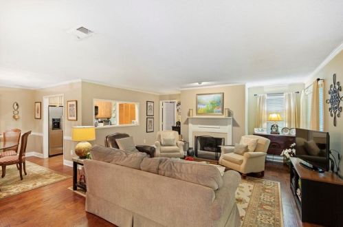 506 Bainbridge Dr, Atlanta, GA 30327-4273