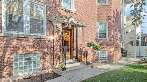 6211 Greenview Ave, Chicago IL  60660-1822 exterior