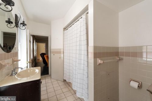 1223 6 St, Philadelphia PA 19120-3101 exterior