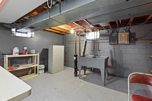 8117 Beechwood Ave, Milwaukee WI 53223-4964 exterior