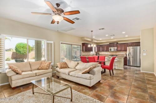 11779 Mesquite Holw Dr, Tucson AZ 85737-7350 exterior