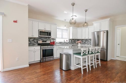 41 Windermere Vlg Rd, Ellington CT exterior