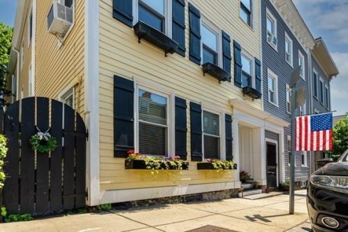 39 Bartlett St, Boston MA exterior