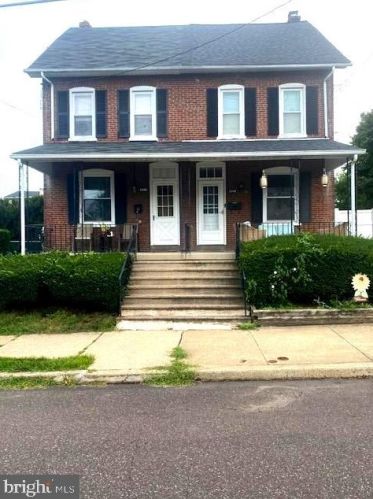 1209 Center Ave, Pottstown, PA 19464-5805