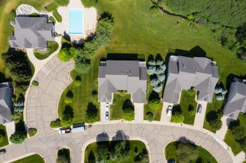 8690 Oakland Hl Cir, Kalamazoo MI 49024-5298 exterior