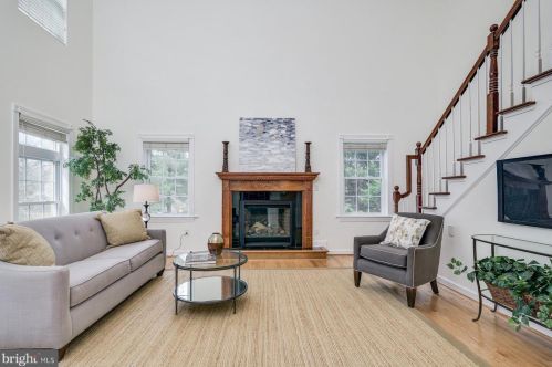 11801 Ambleside Dr, Rockville MD 20854-2109 exterior