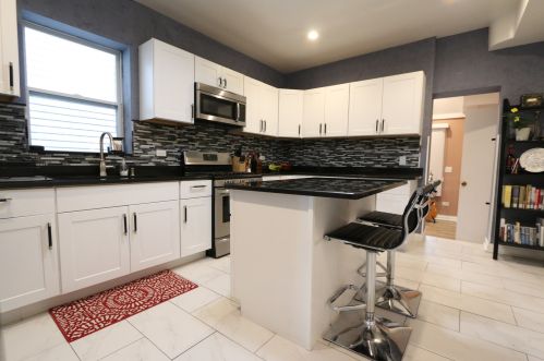 3242 Carpenter St, Chicago IL 60643-2246 exterior