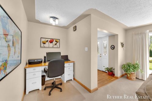 2112 Emens Dr, Meskegon MI 49444-4445 exterior