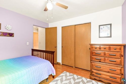 2344 Hutchinson Rd, Duluth MN 55811-3266 exterior