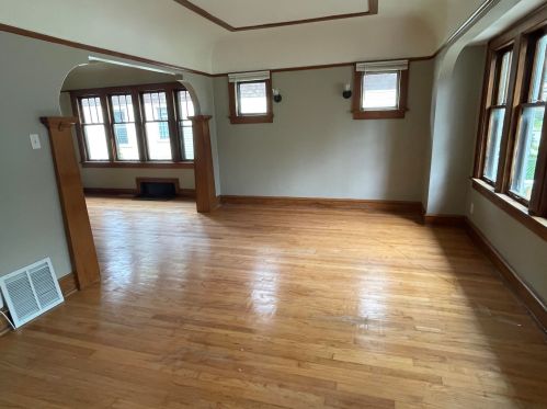 4866 37th St, Milwaukee WI  53221-2570 exterior