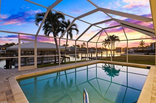 380 Conners Ave, Naples FL 34108-2126 exterior