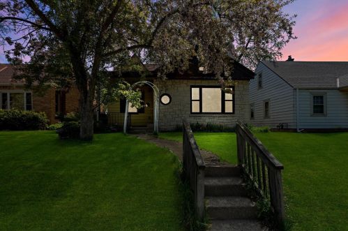 4566 Lenox St, Milwaukee, WI 53207-5244