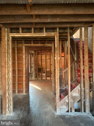 918 Spring Rd, Washington, DC 20010-1539