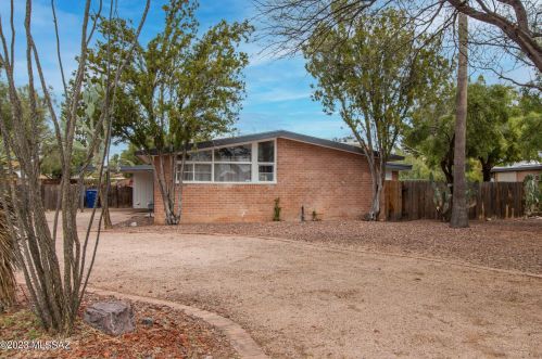 5825 4th St, Tucson, AZ 85711-1503