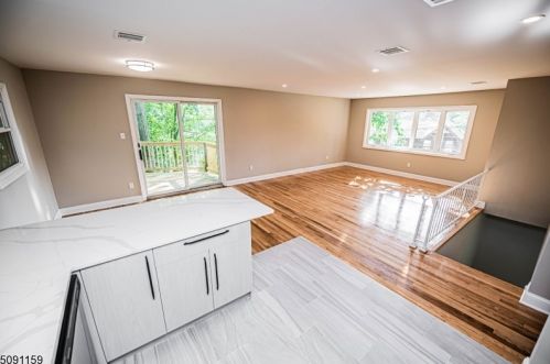 101 Pocono Trl, Hopatcong NJ  07843-1009 exterior