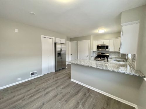 8015 Keeler Ave, Chicago IL  60652-2313 exterior