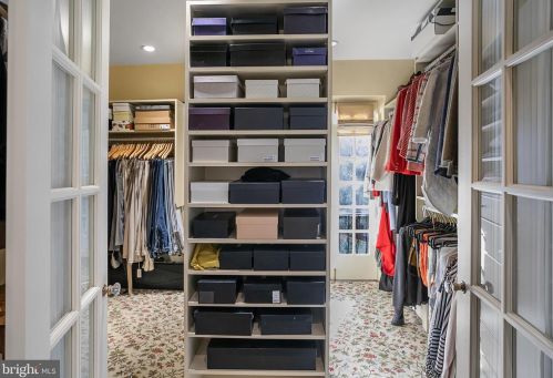 2446 Kalorama Rd, Washington DC 20008-1625 exterior