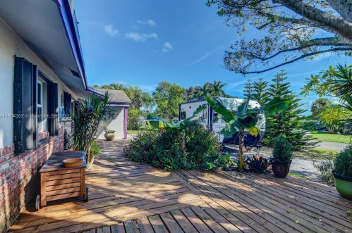 2815 1 Ct, Boynton Beach FL 33435-7646 exterior