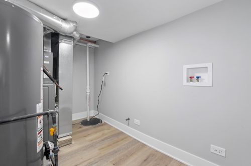 9740 Calumet Ave, Chicago IL 60616-2439 exterior