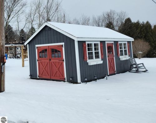 740 Witbeck Dr, Clare MI 48617-9721 exterior