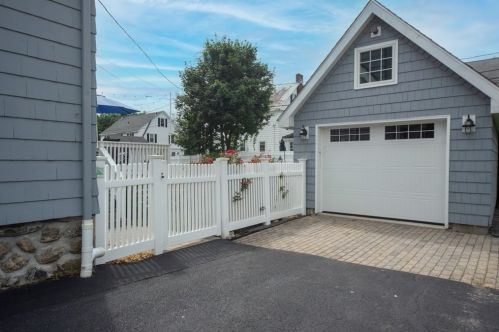 10 Monterey Rd, Worcester, MA 01606-2137