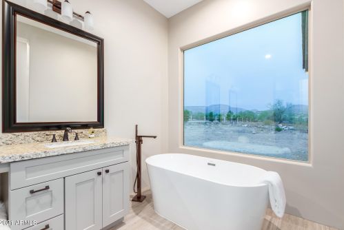 44829 3 St, Phoenix AZ 85004-2071 exterior