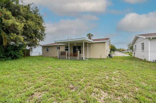 9737 Morehead Ln, Port Richey FL  34668-4233 exterior