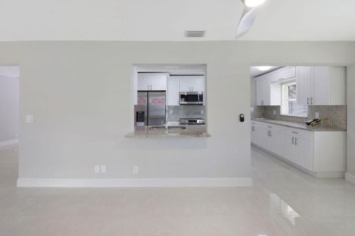 2018 18 Dr, Boynton Beach FL 33426-6417 exterior