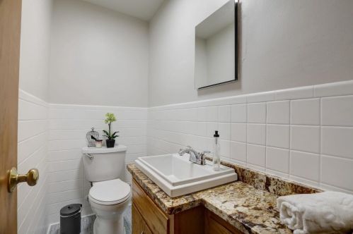 4510 Odana Rd, Madison WI  53711-1445 exterior