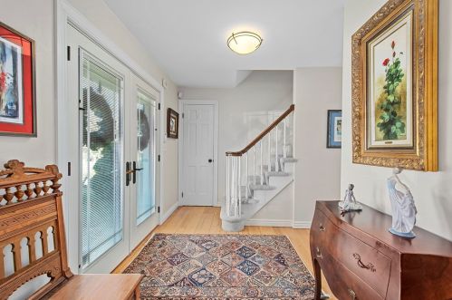 1921 Garrick Dr, Pittsburgh, PA 15235-5030