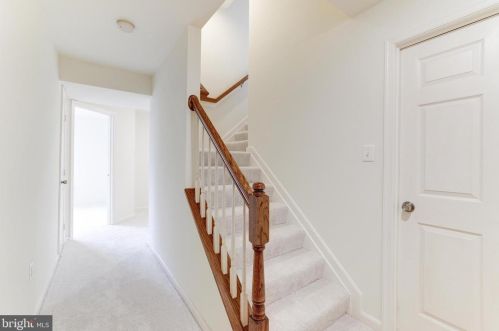 43195 Parkers Rdg Dr, Leesburg VA 20176-5132 exterior